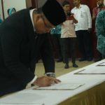 Menteri Desa Menandatangani Berita Acara Pelantikan