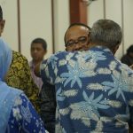 Suprayoga Hadi (Tengah)