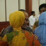 Suprayoga Hadi (Tengah)